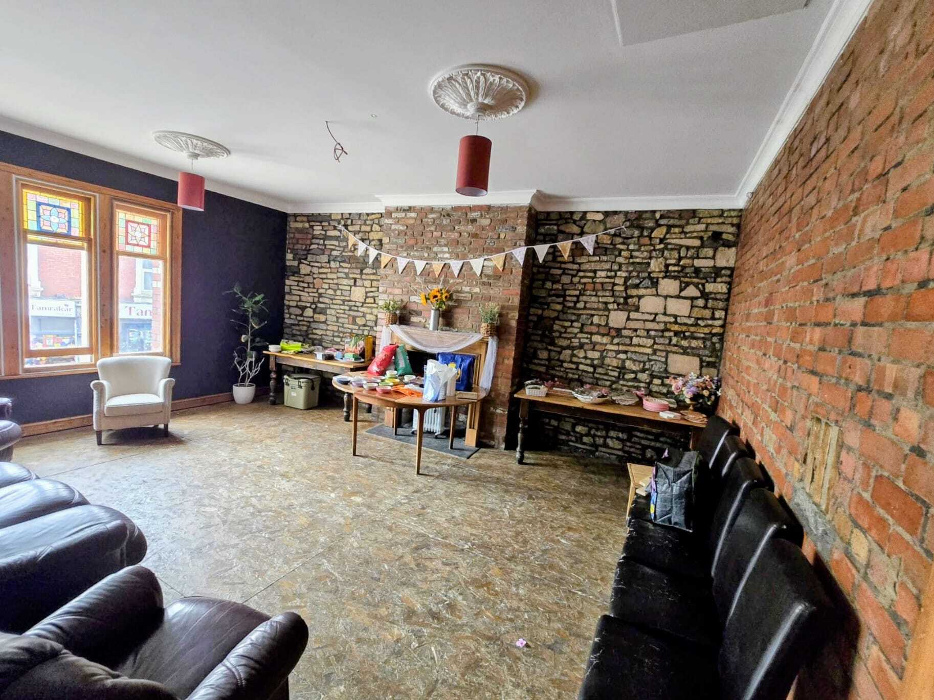 Large Side Room (PDR1)